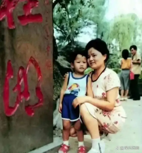 收藏!你没见过的张杰小时候照片!