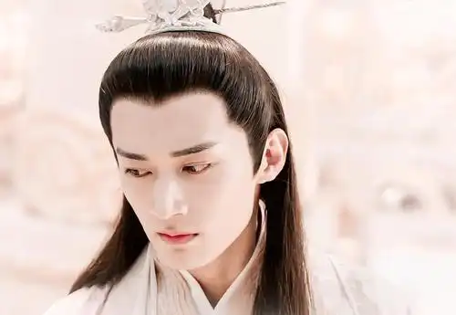 刘学义琉璃柏麟帝君若教解语应倾国任是无情亦动人图楼