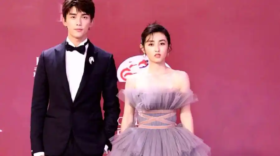 吴磊张子枫站在一起就是青春的样子呀