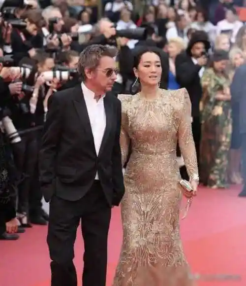 原创70岁米歇尔表白52岁巩俐我年入5亿巩俐我每周做4次有