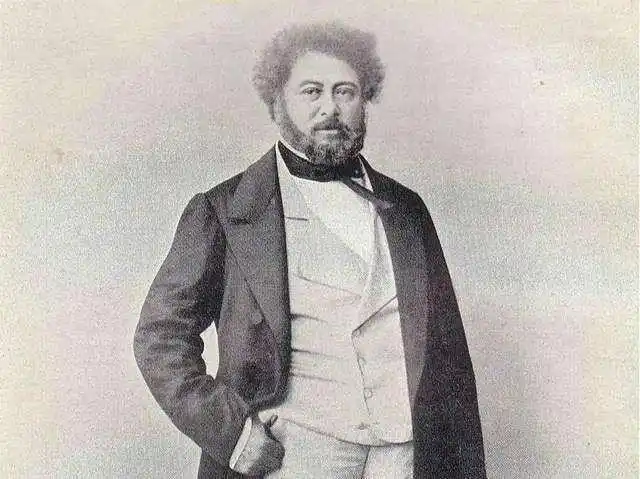 大仲马黑奴的后裔却有数百个情妇在他身上看尽人世百态