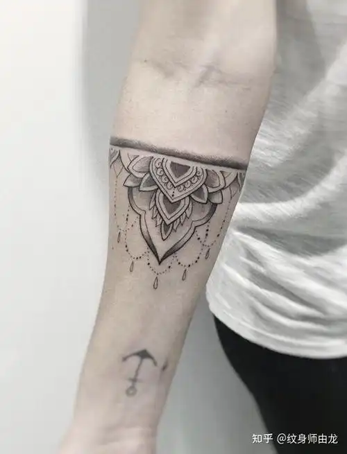 臂环纹身图案 - 知乎