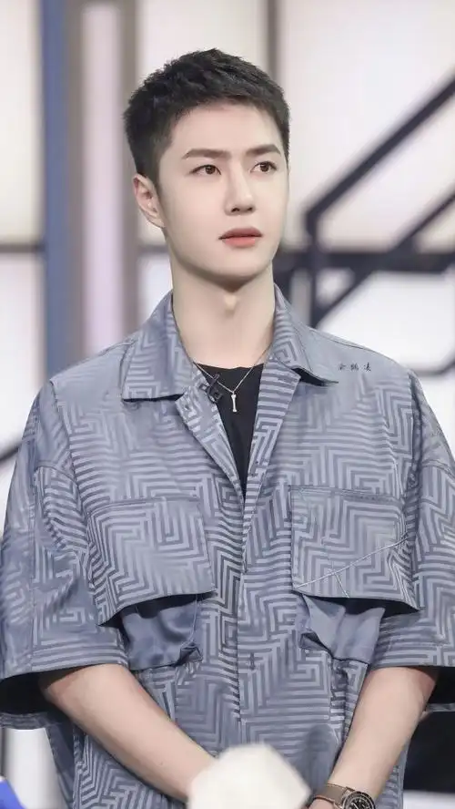 最近存的王一博壁纸,手机要不够用了