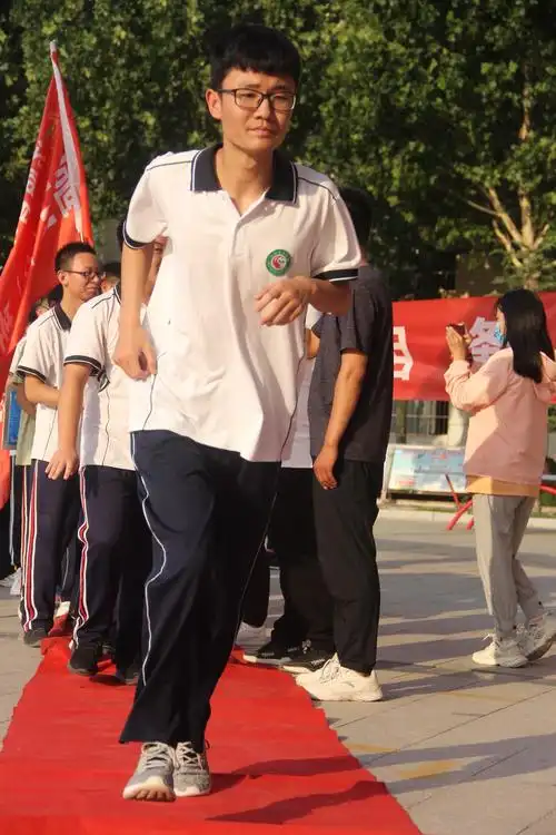 毕业不散场 留住最青春——汤阴县育才学校2017届高中毕业生毕业典礼