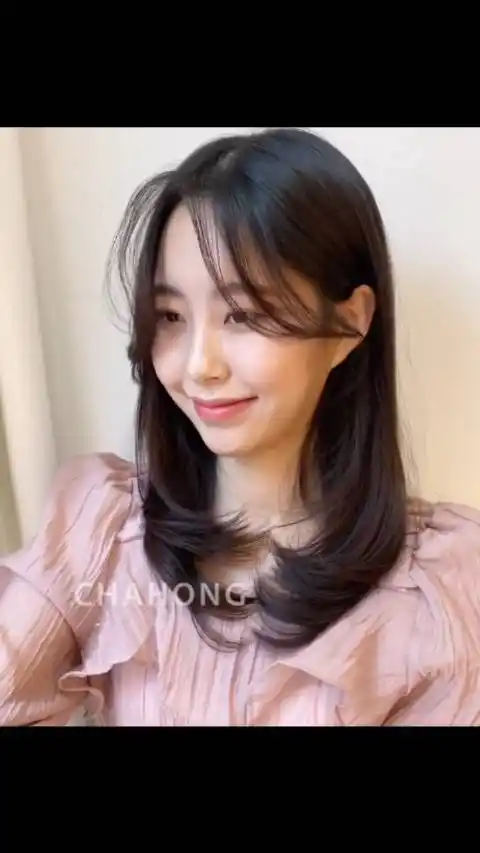 网红八字刘海适合圆脸方脸鹅蛋脸菱形脸