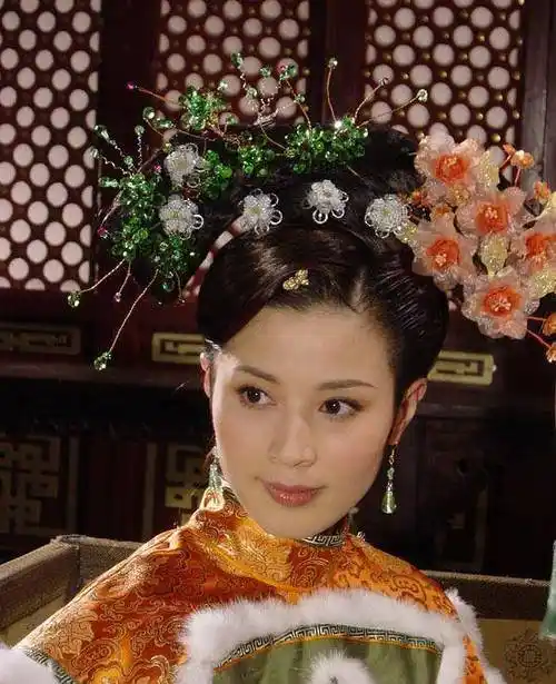 石筱群:出生差点被分手,后获尤小刚力捧,还是步步惊心