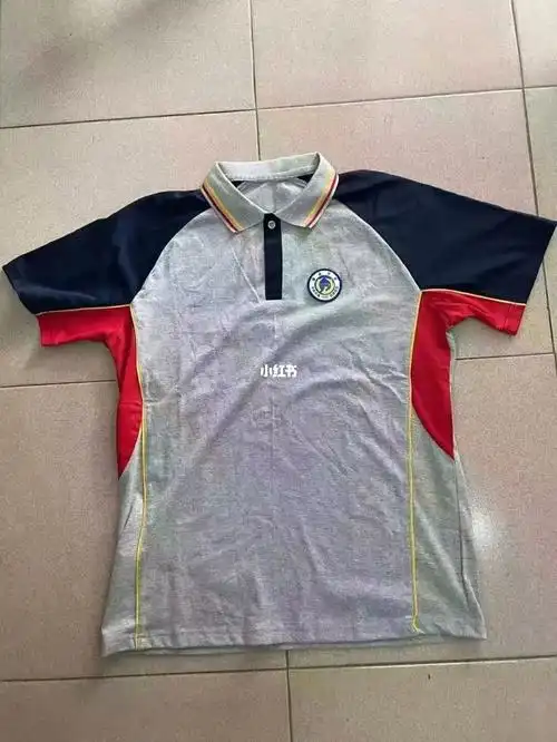 挑战全高中最丑校服没有之一