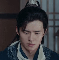 刘昊然低头不知所措悲伤gif动图_动态图_表情包下载_soogif