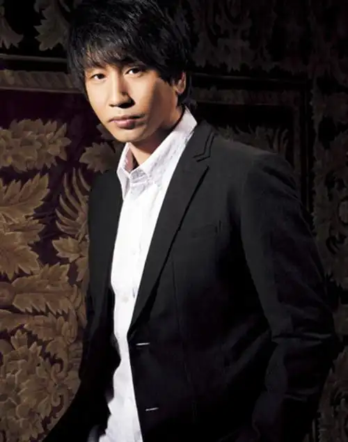 原创48岁沙宝亮被曝探班知名女星两人亲密牵手似情侣深夜同回酒店