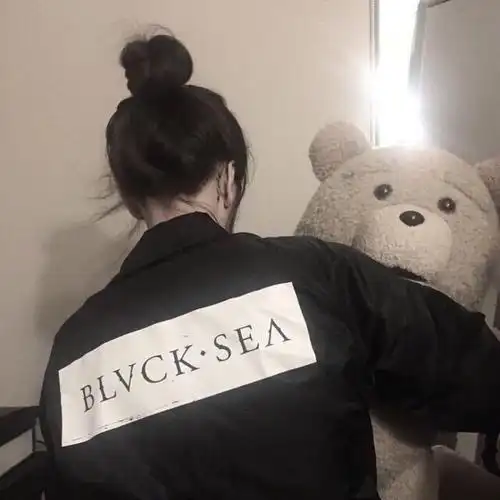 好看的qq高清黑白头像女生头像背影头像欧美头像图片