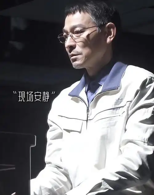 刘德华断崖式哀老白发苍苍皱纹明显网友泪目天王如今也老了