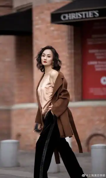 李颖超话主持人 查看更多 a 微关系 她的关注(74) 宇宇iry woshi邓英