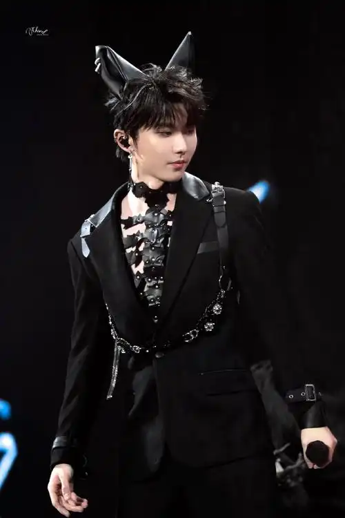 马嘉祺叁重楼暨出道四周年演唱会