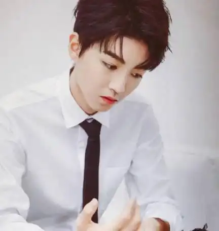 当这6位男明星们穿上白衬衫,告诉你什么叫"帅到没朋友"