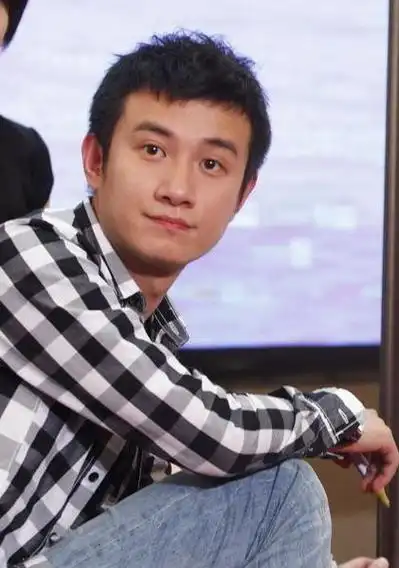 谁能告诉我演员文章的详细资料?