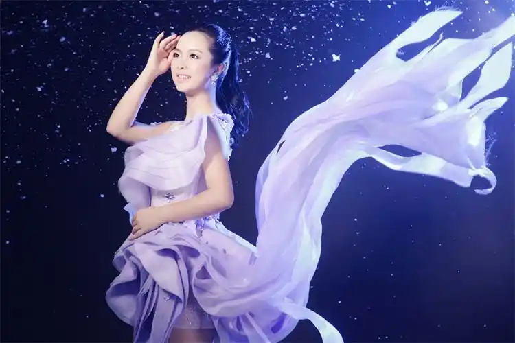 歌手李佳宁推出首个单曲两琴相悦为中秋献礼