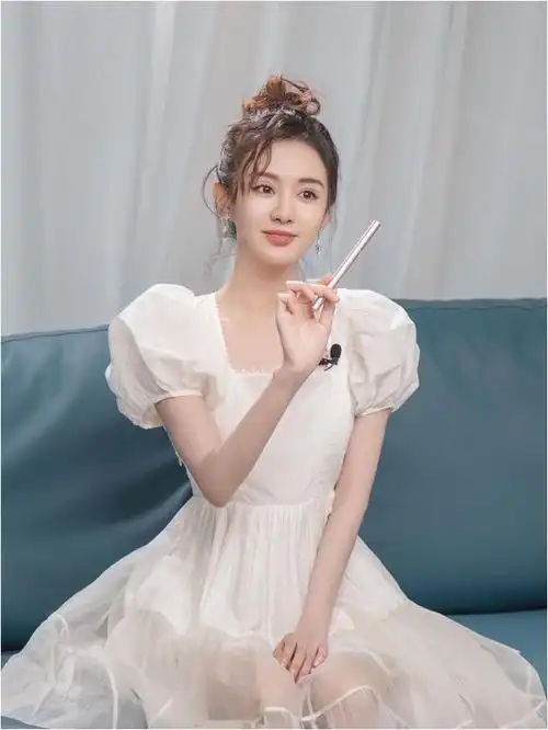 同样拥有起航时刻的还有实力派女星赵樱子,原名赵韩樱子,以中国影视界