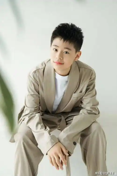 要知道,全科免考对于学生的要求十分的高,不仅平时的学习要出类拔萃