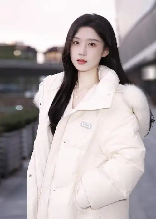 陈意涵estelle超话自在拥抱寒意,演绎被温暖包裹的冬季诗篇7615和