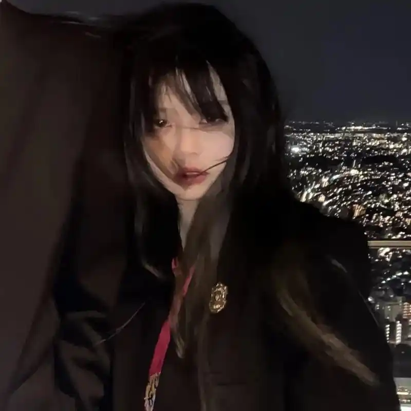 女生头像:emo丧系头像