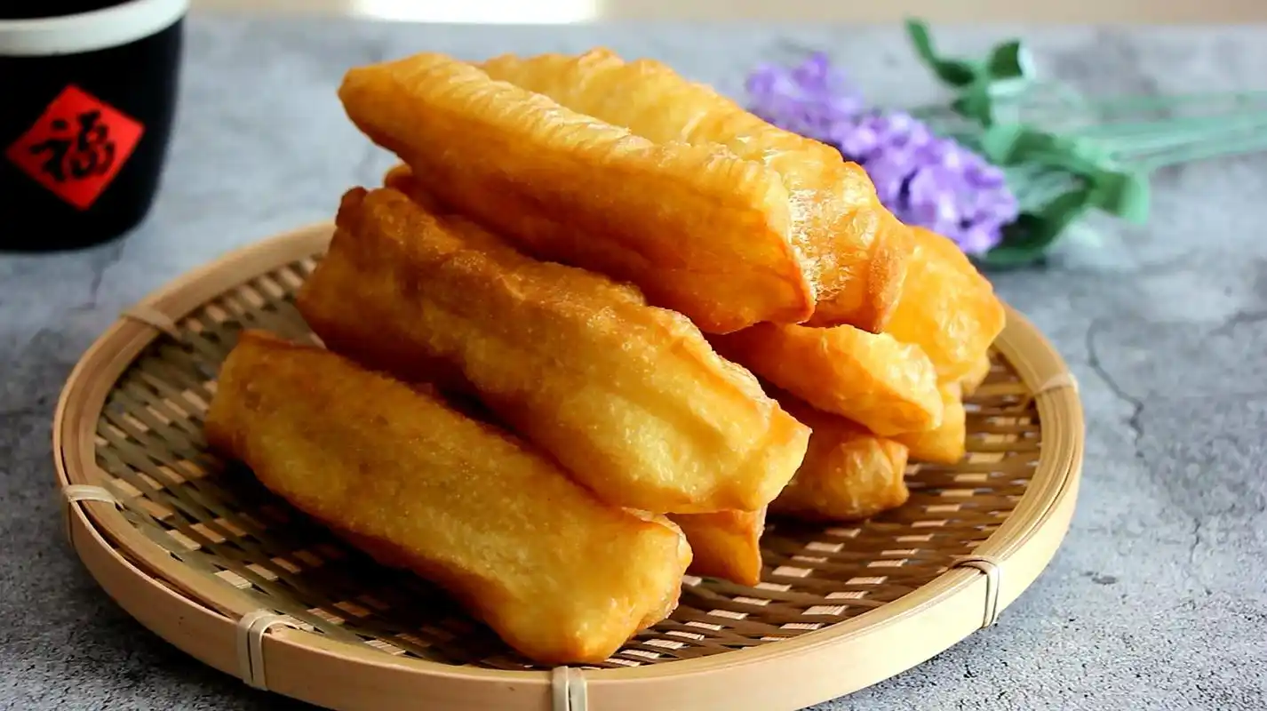 炸油条千万别直接放酵母,正确的做法在这里,炸出来金黄酥脆
