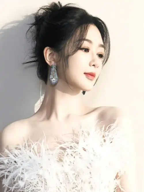 长相思演唱会##杨紫流光羽毛裙