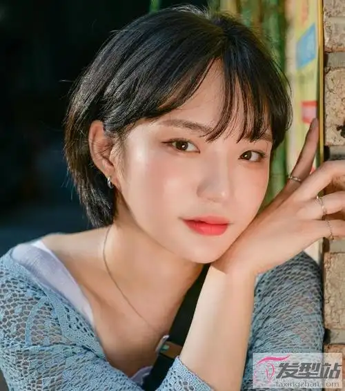 小清新学生头短发 不染不烫减龄瘦脸_发型站_最新流行发型设计发型