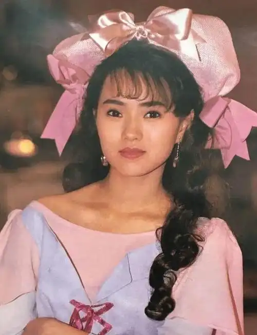 "风韵犹存"的伊能静:结婚后丧失事业心,用前途赌秦昊不会出轨