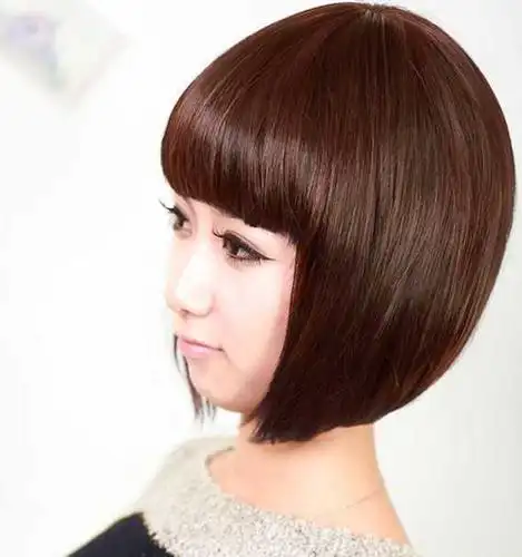 齐刘海波波头发型不仅减龄还修脸