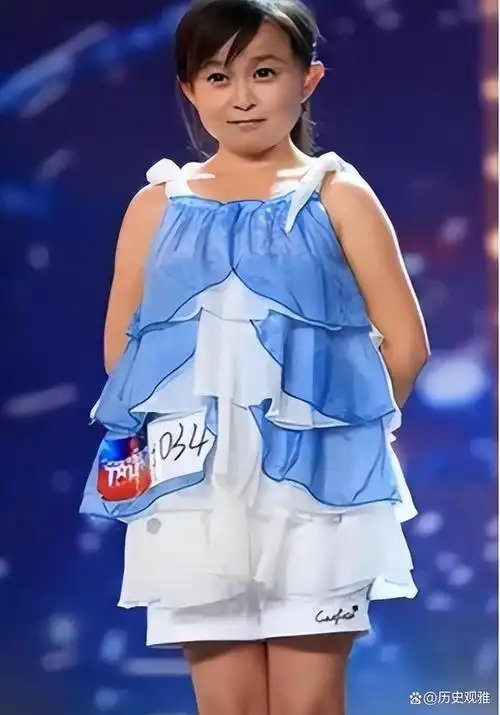 两人第一次见面就没有给对方留下好印象,秦学士来到朱洁所在的艺术团