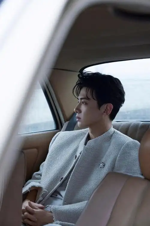 白敬亭帅气可爱很安心