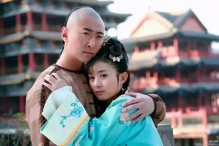 赵丽颖给出荧屏初吻的男人,今韩国妻子独带娃,结婚6年已无互动_手机