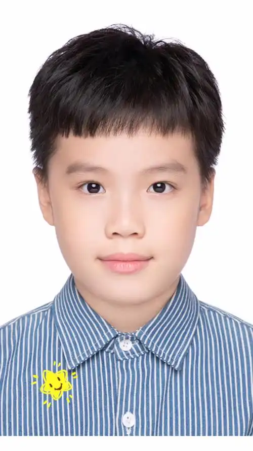 帅气宝宝证件照之一次愉悦的天真蓝拍摄体验