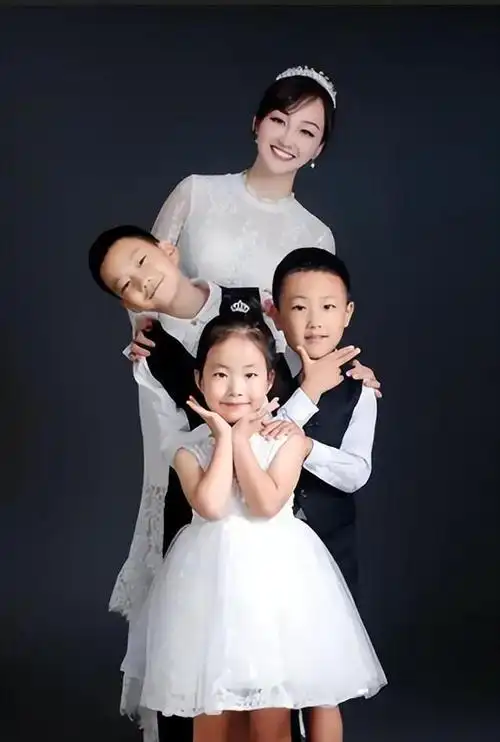 "谍战天王"于震:为一个举动后悔多年,再婚连生三胎储存幸福