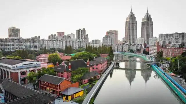 "楼上打一个喷嚏,半个弄堂都能听见"的梦花街,是上海目前留下来面积最