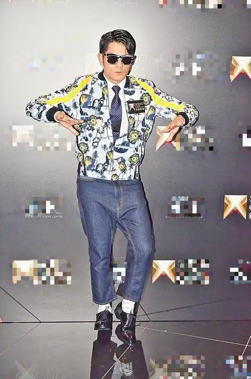 50岁郭富城无名指戴戒指现身 不排除随时闪婚