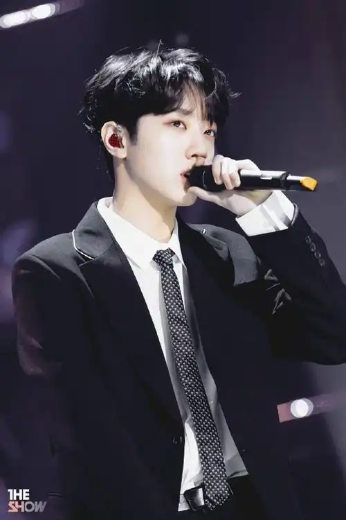 赖冠霖帅气写真