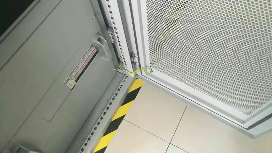 机柜连接地线不标准