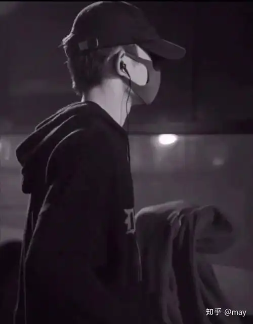 有没有易烊千玺背影图