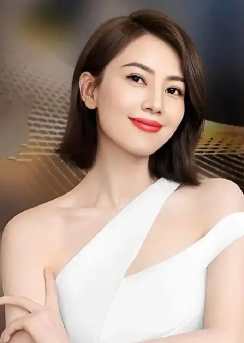 在娱乐圈中,高圆圆的美貌是大众所公认的.