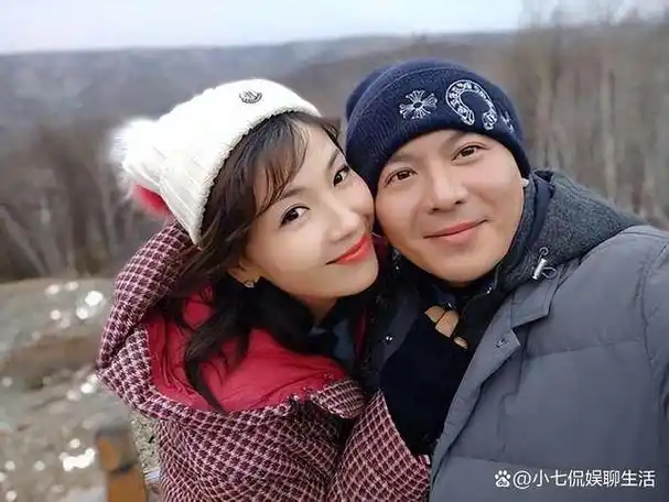 刘涛晒健身照秀马甲线,配文暗有深意疑婚变,与王珂婚姻遭质疑