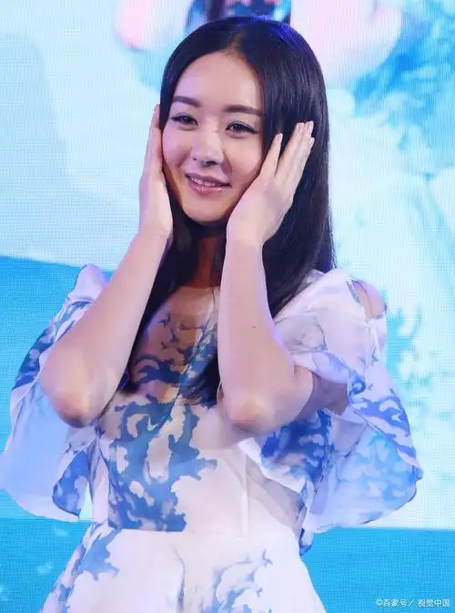 赵丽颖的演艺之路始于选秀比赛.