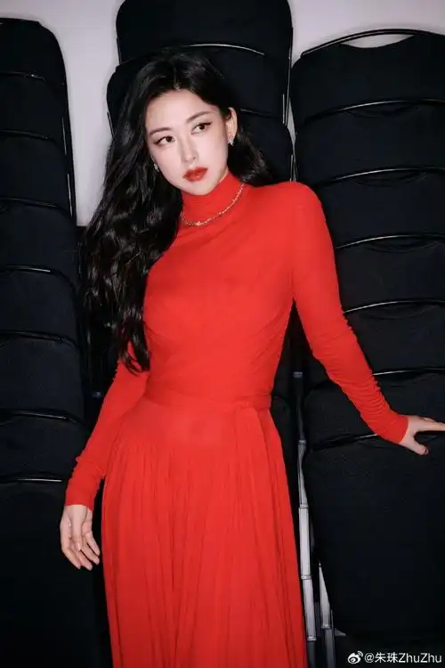 朱珠和花裙子的适配度