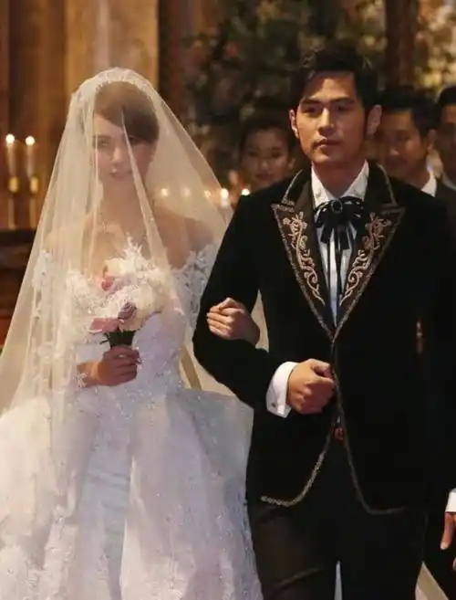 他是火20年的娱乐圈顶流,情史波及蔡依林侯佩岑,结婚8年后他…_周杰伦