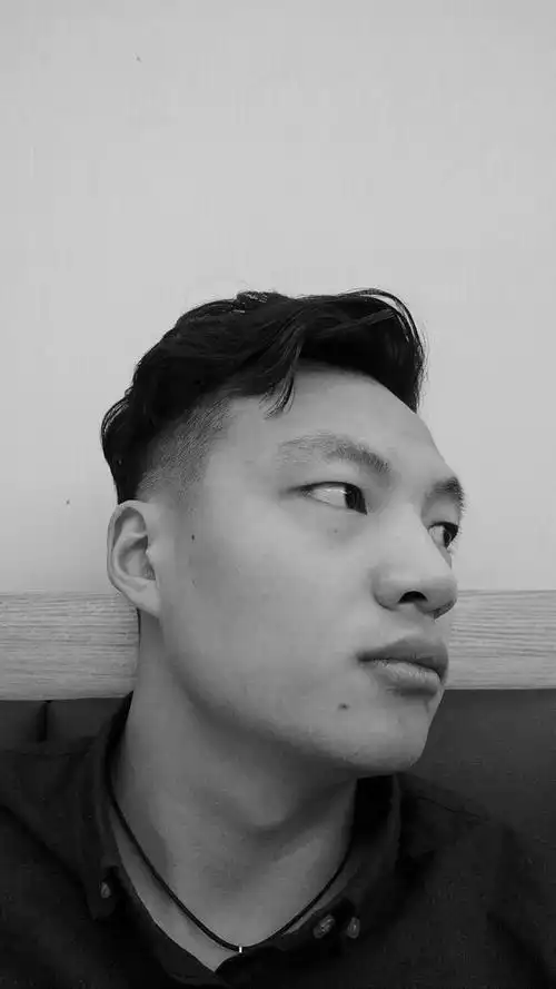 组里有可以给男士拍生活照的摄影师或者爱好者吗