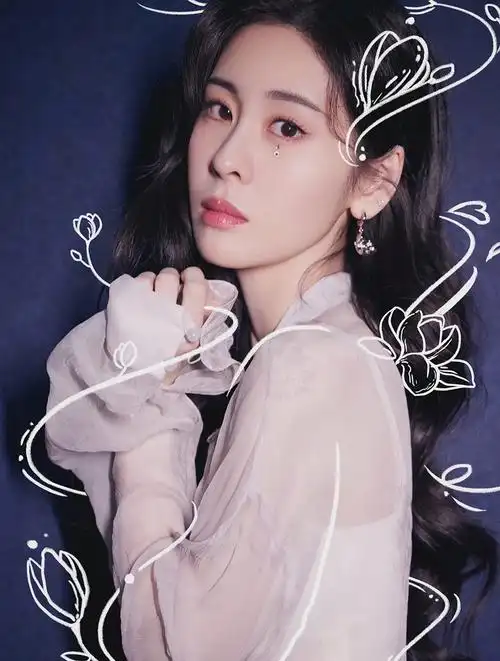 张碧晨,1989年9月10日出生于天津市,中国内地流行乐女歌手-度小视