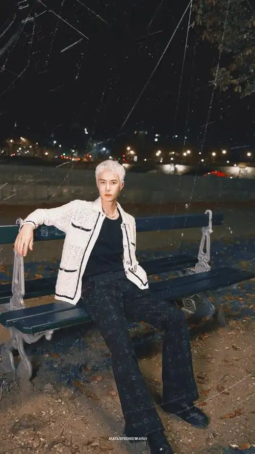 王一博巴黎时装周