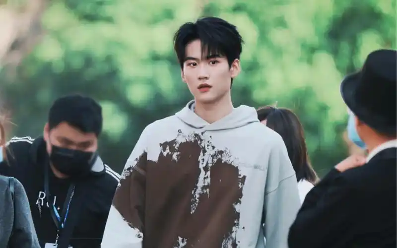 【周柯宇|王者七周年路透】我真的要受不了哇,怎么会有这么帅气又可爱