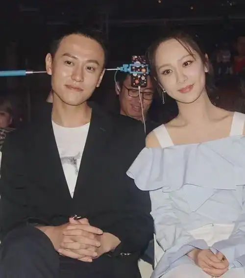 秦俊杰毛晓慧疑似分手女方凌晨自曝单身男方曾是杨紫的前男友