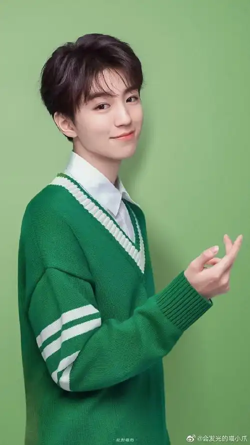 拥抱21岁的王俊凯# #王俊凯电影749局# |.